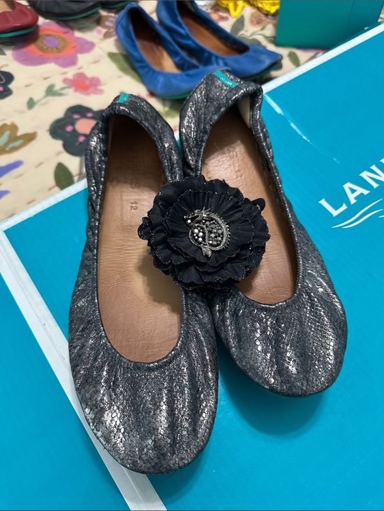 Tieks Shoes - Tieks Metallic Gray Ballet Flats with Black Floral Brooch